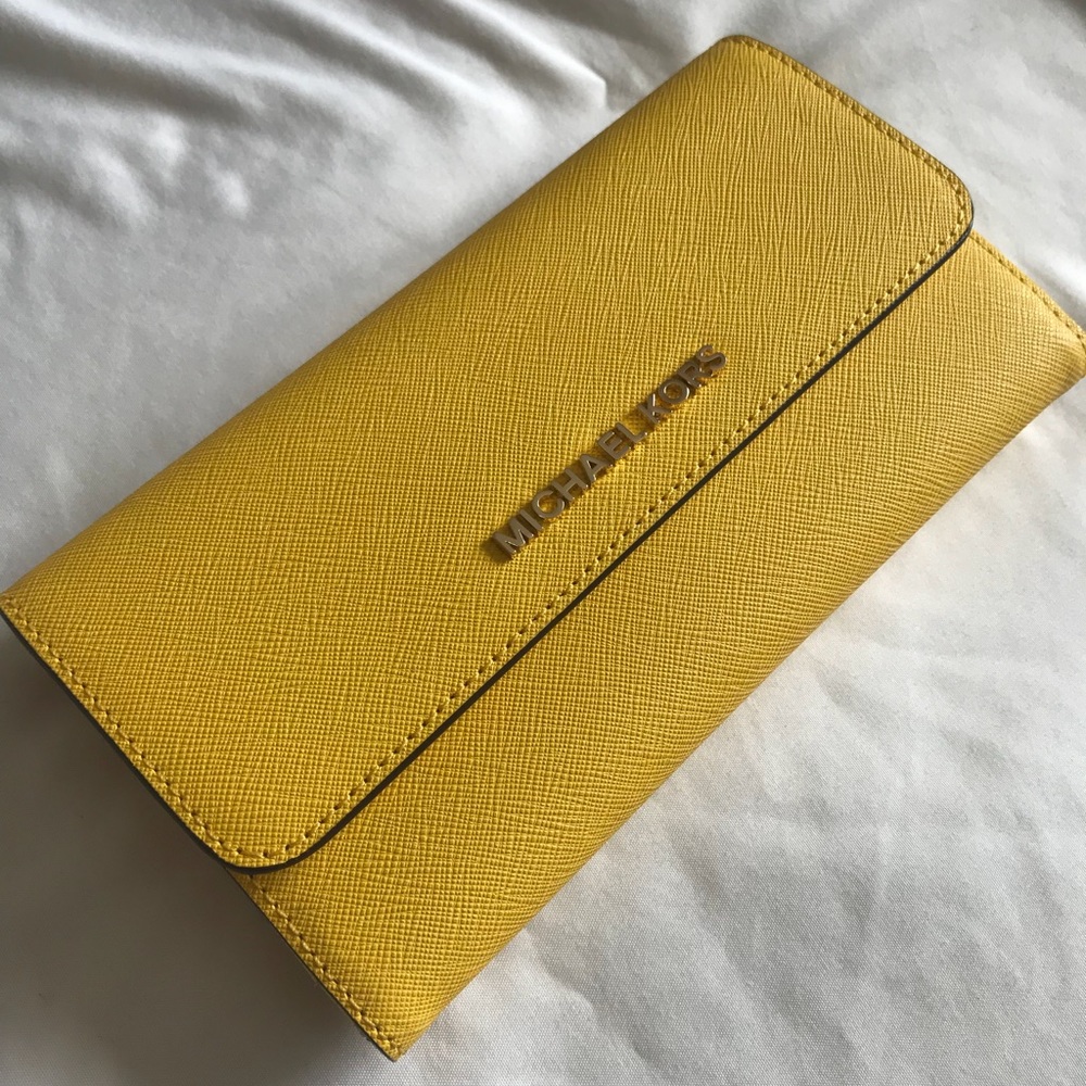 Michael Kors Tri Fold Wallet
